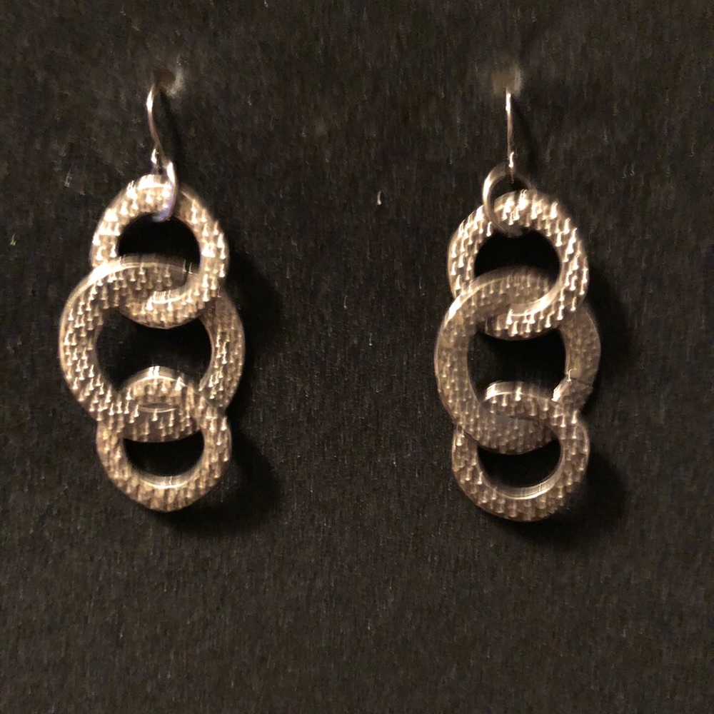 🚨2 FOR $15 EARRINGS 🚨